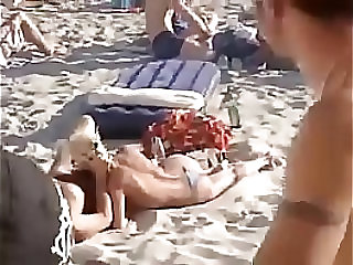 free video gallery public-sex-on-beach-sex-sucking-dick-public